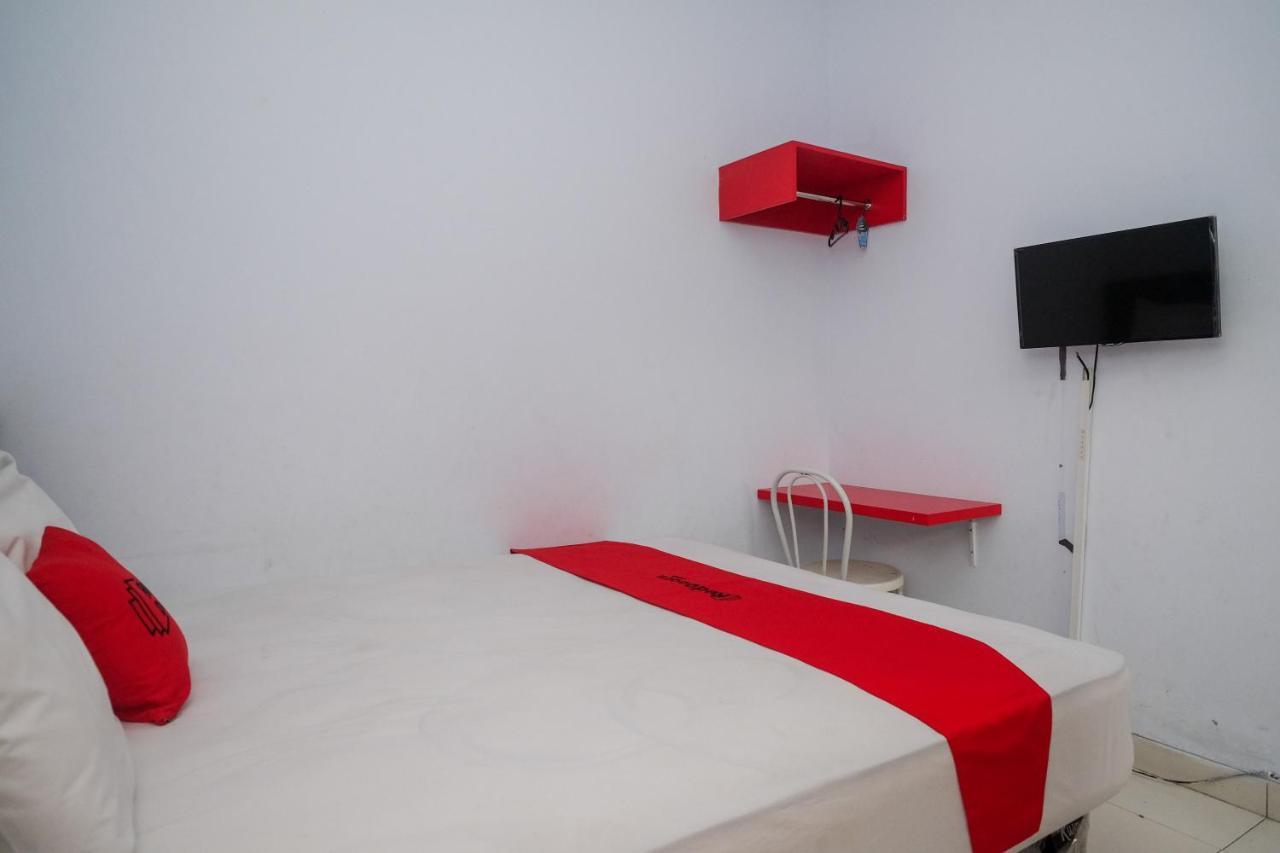 Reddoorz At Lapangan Bandara Sam Ratulangi Manado Hotel Ngoại thất bức ảnh